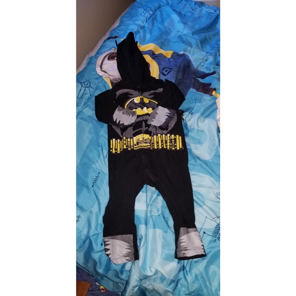 Batman Costume w/ Cape